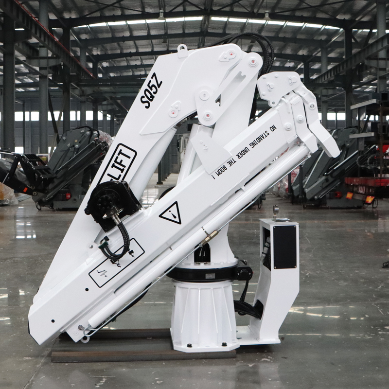 5-тонный морской кран с поворотной стрелой
